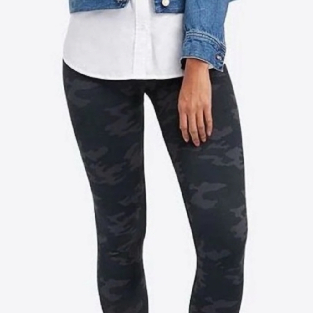 SPANX Black and Gray Camouflage Leggings